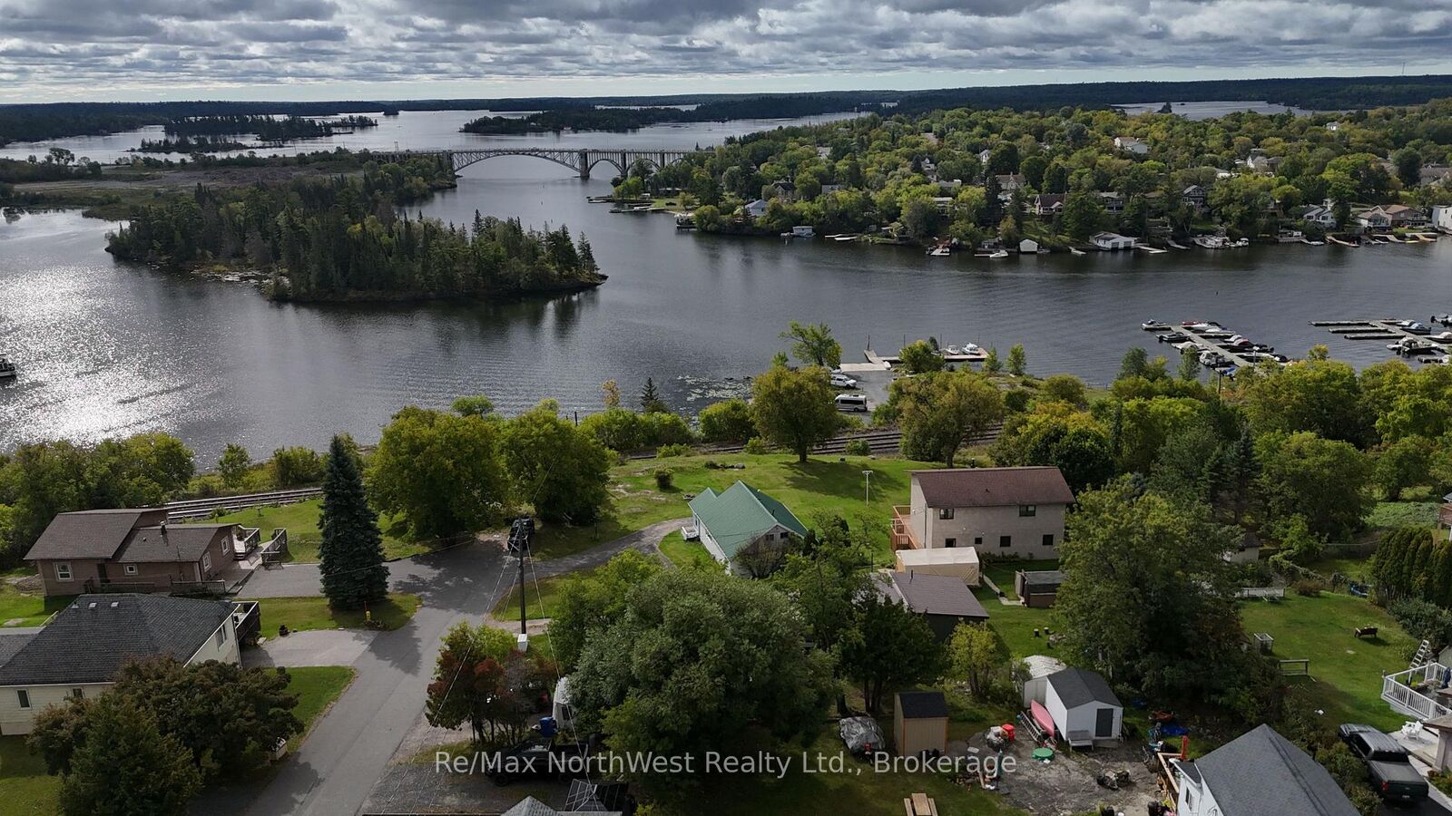 Property Photo: 119 Lyndale Avenue ON P0X 1C0