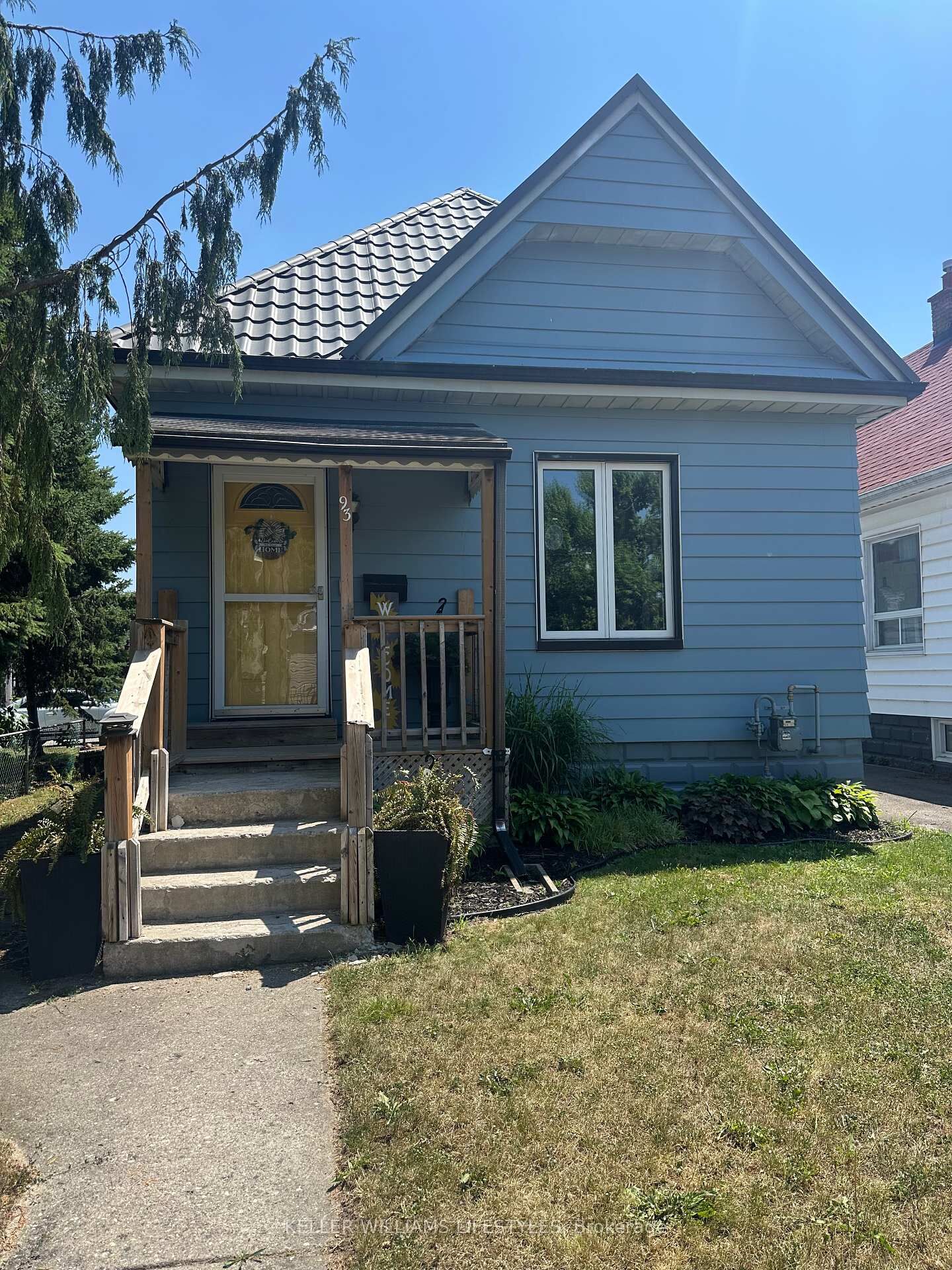 Property Photo:  93 Homan Street  ON N5Z 1A9 