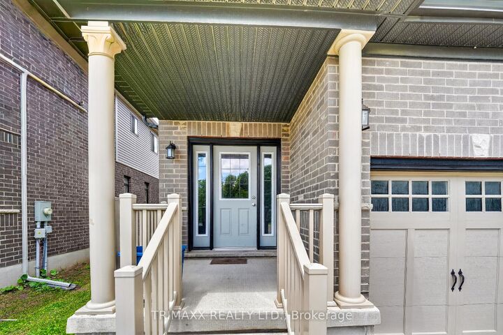 Property Photo:  104 Tartan Avenue  ON N2R 1R7 
