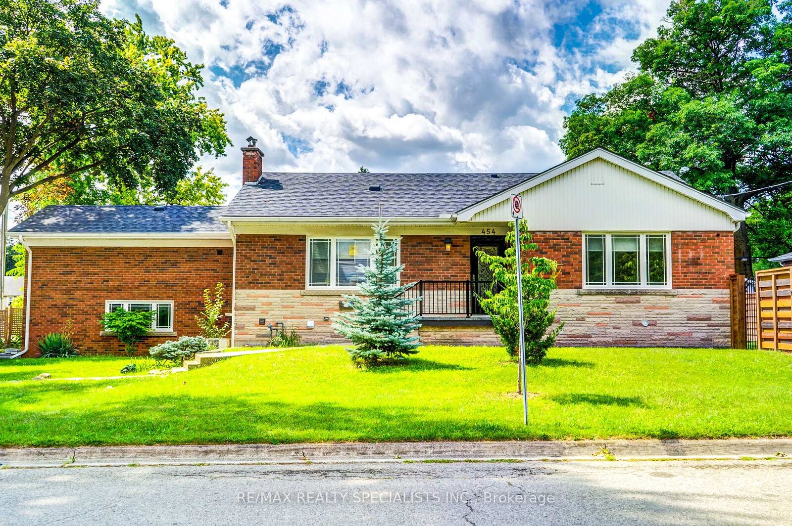 Property Photo:  454 Mayzel Road Lower  ON L7R 3C3 