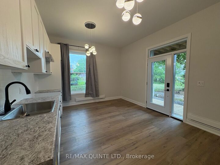 Property Photo:  22 McGill Street 2  ON K8V 3J2 