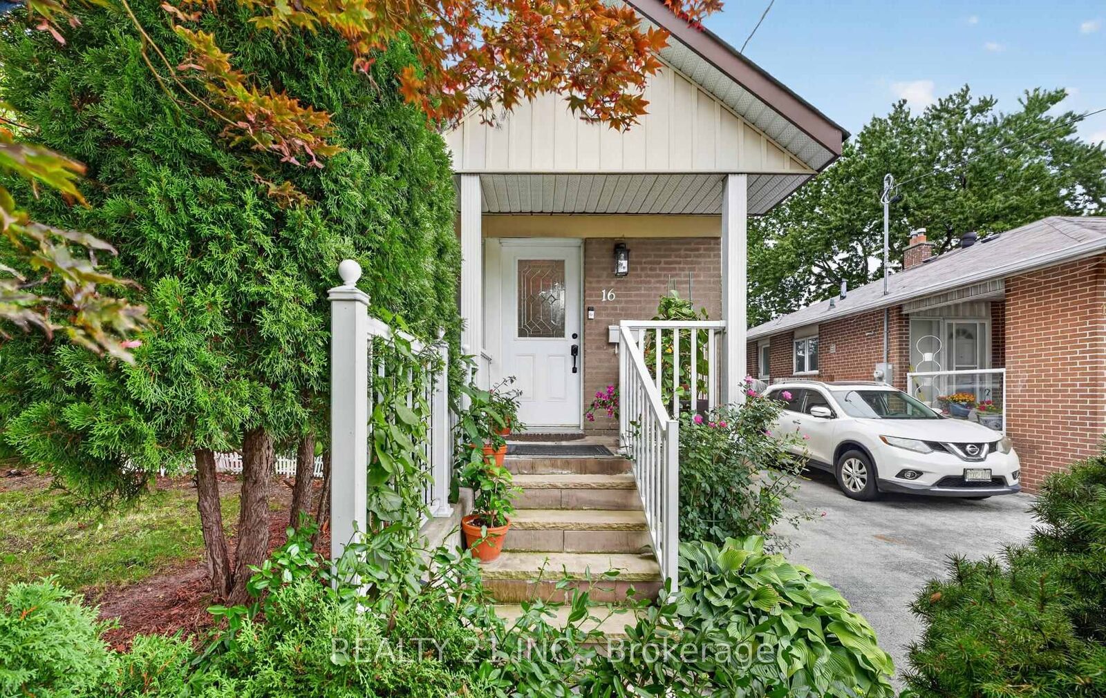 Property Photo:  16 Baltray Crescent  ON M3A 2H4 