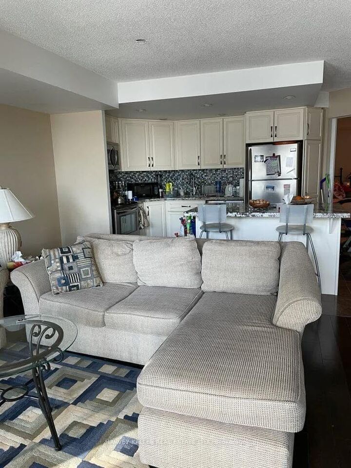 Property Photo:  8 York Street 610  ON M5J 2Y2 