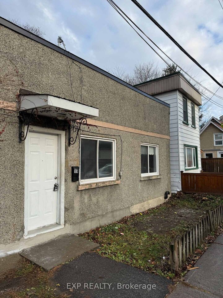 Property Photo:  19 Loyer Street  ON K1L 5V9 