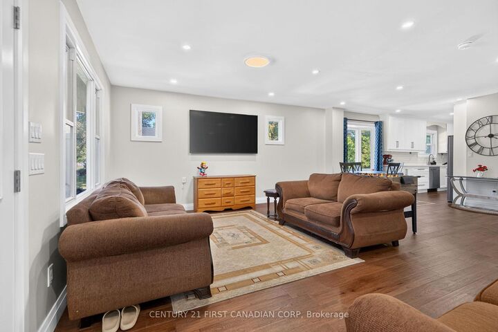 Property Photo:  569 Cheapside Street  ON N5Y 3X7 