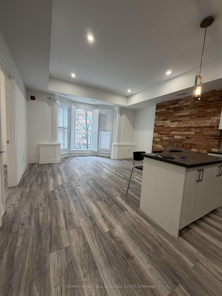 Property Photo: 215 Jarvis Street 4 ON M5B 2C1