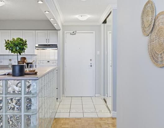 Property Photo:  3380 Eglinton Avenue E Ph07  ON M1J 3L6 