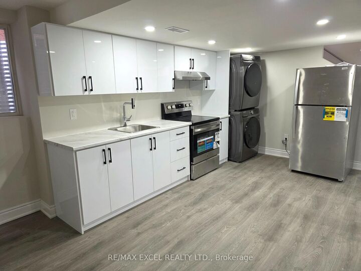 Property Photo:  420 Winfield Terrace Lower Floor  ON L5R 1P2 