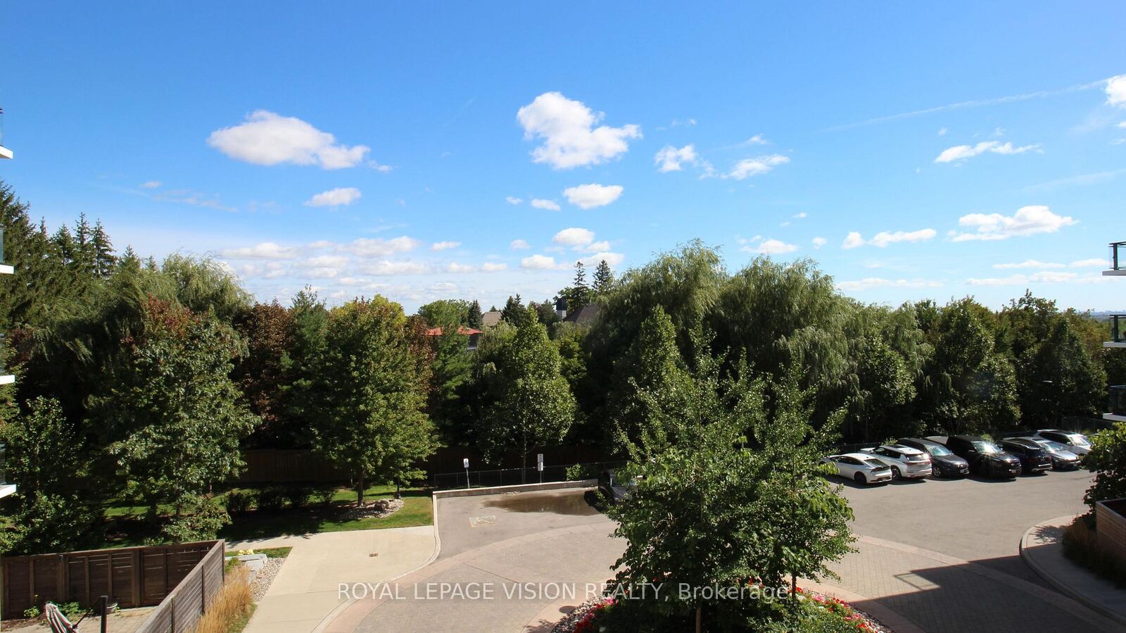 Property Photo:  11611 Yonge Street 302  ON L4E 1G2 