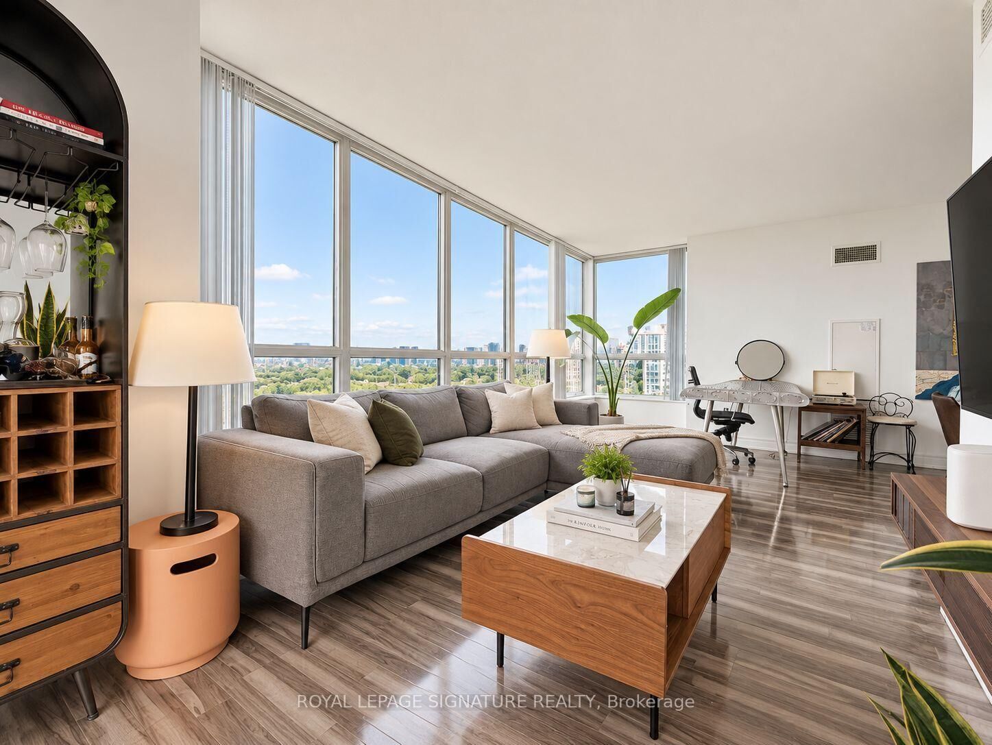 Property Photo: 33 Sheppard Avenue E 2210 ON M2N 7K1