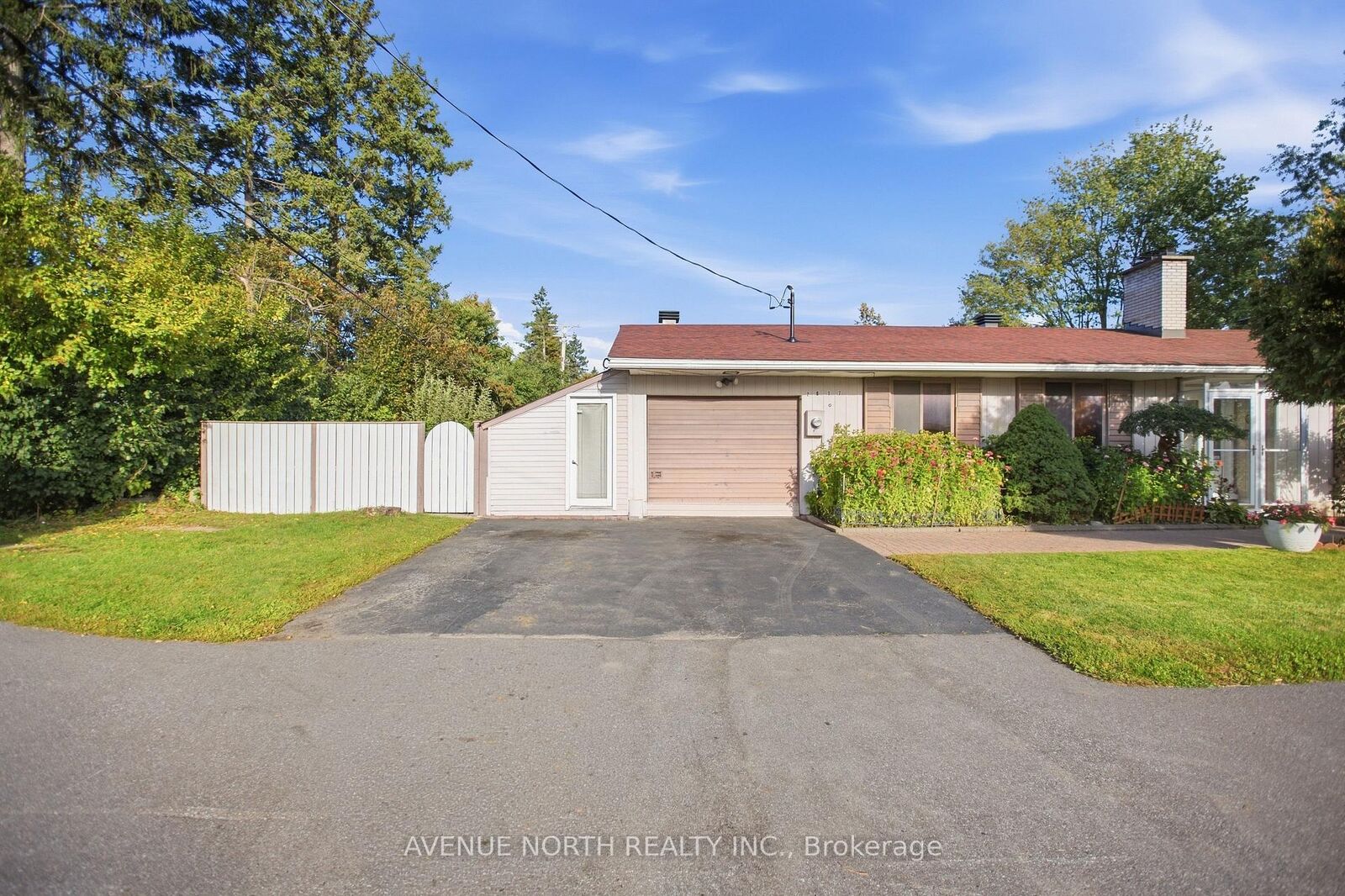 Property Photo:  2617 Flannery Drive  ON K1V 8M4 
