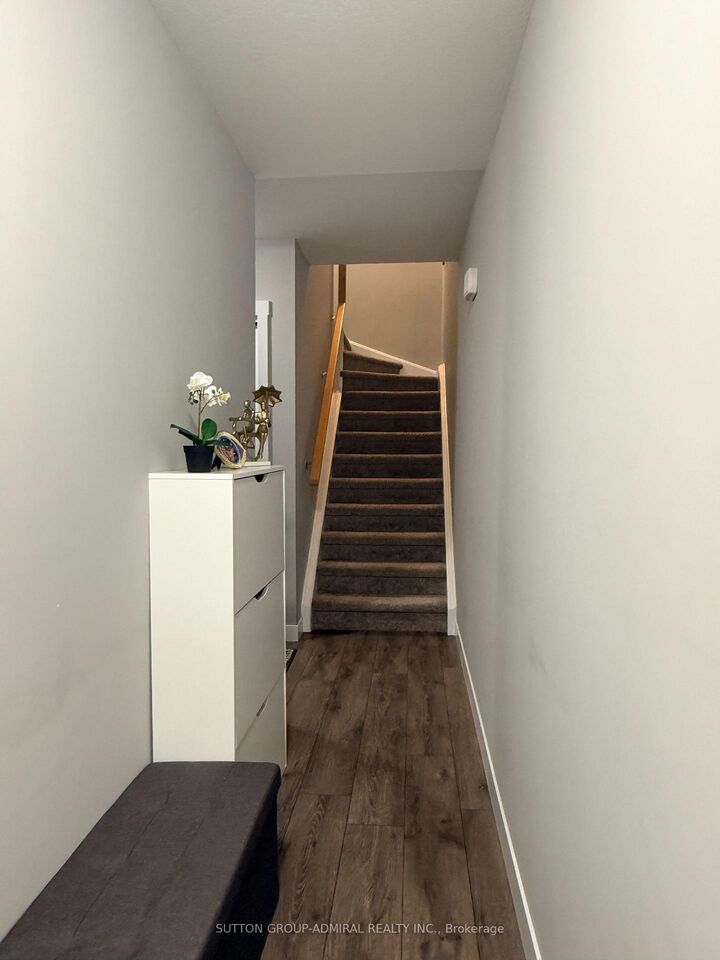 Property Photo:  148 Rochefort Street C  ON N2R 0P5 