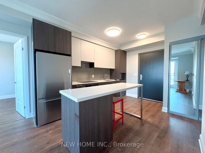 Property Photo:  8 Water Walk Drive 802  ON L3R 6L4 
