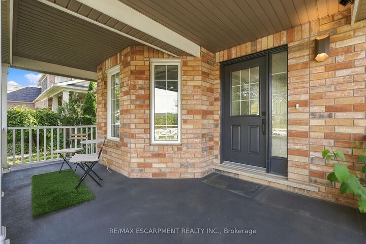 Property Photo:  392 Tonelli Lane  ON L9T 0N4 