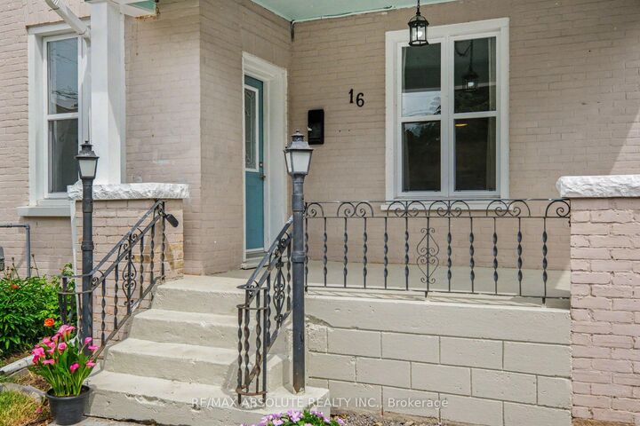 Property Photo:  16 Glen Avenue  ON K7A 1S2 