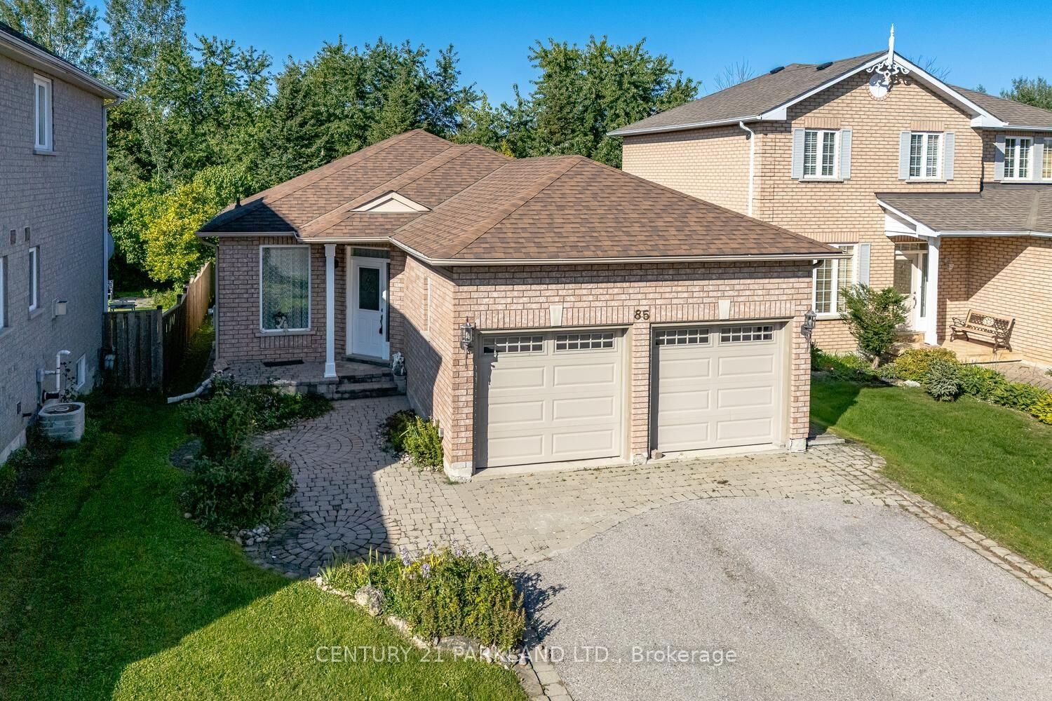 Property Photo:  85 Canoe Avenue  ON L4E 3Y2 