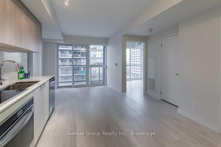 Property Photo:  6 Sonic Way N1008  ON M3C 0P1 