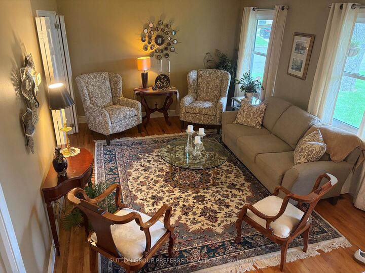 Property Photo:  20 Cedarwoods Crescent  ON N7L 3W6 