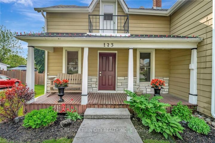 Property Photo:  123 Blandford Street  ON N0J 1M0 