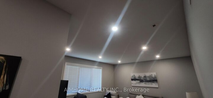 Property Photo:  58 Major Crescent  ON L4G 0X4 