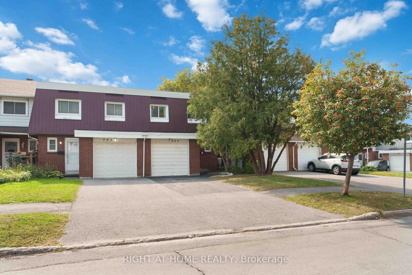 Property Photo: 980 Gulf Place 207 ON K1K 3Y1