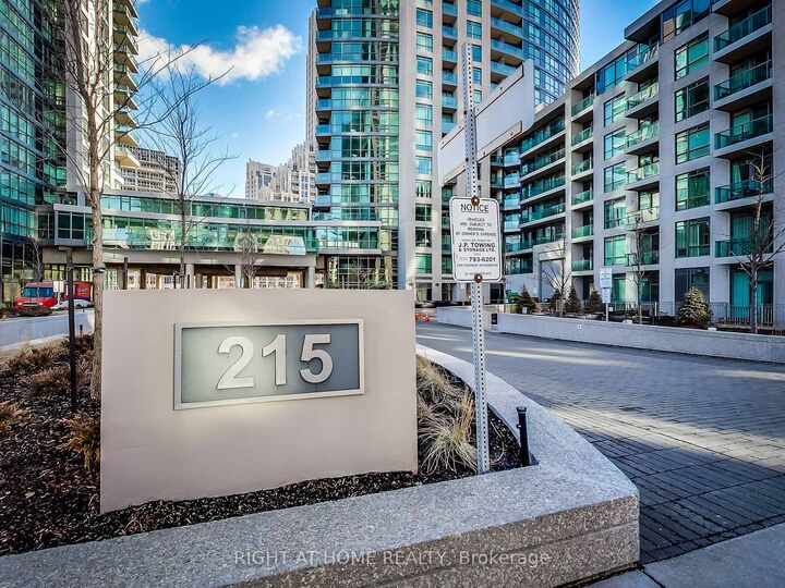 Property Photo:  215 Fort York Boulevard 2006  ON M5V 4A2 