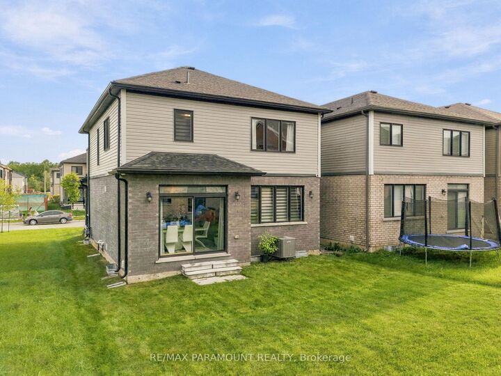 Property Photo:  110 Sunflower Crescent  ON L3B 0E9 