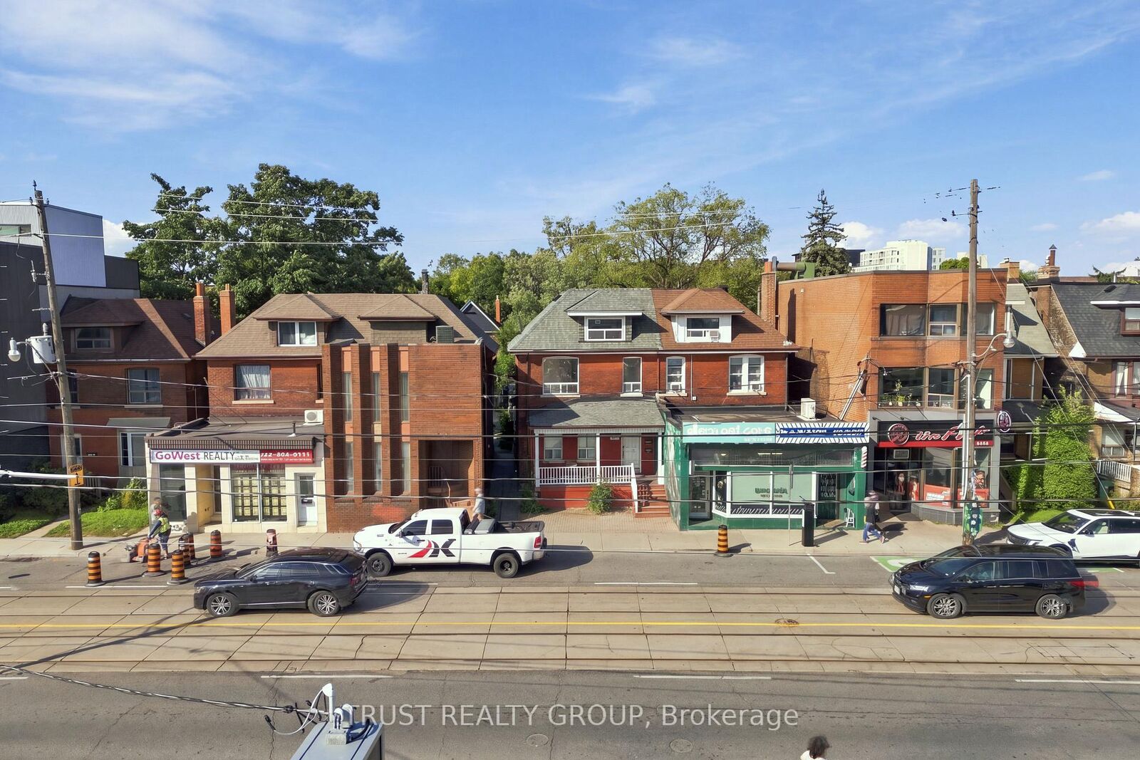 Property Photo:  2279 Dundas Street W 2nd &Amp 3rd Floor  ON M6R 1X6 