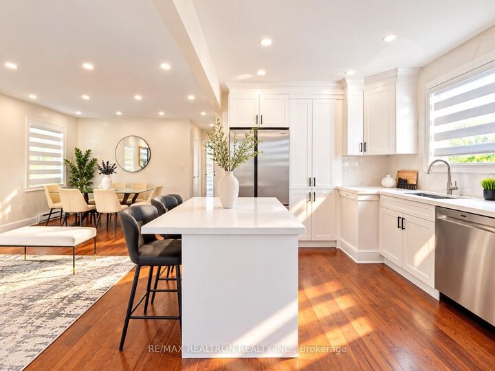 Property Photo:  30 Japonica Road  ON M1R 4S2 