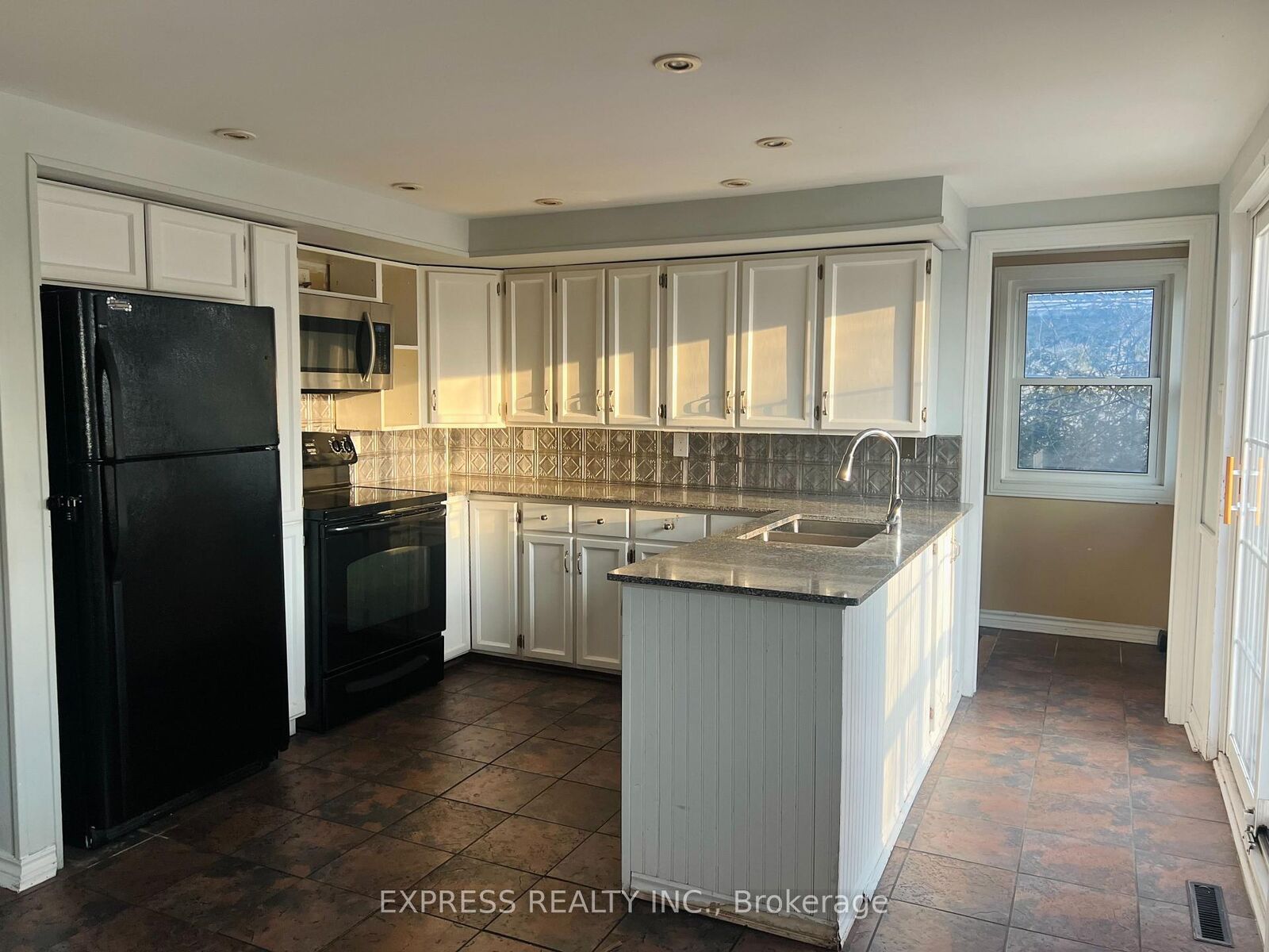 Property Photo:  2184 Maple Grove Road  ON L1C 6M1 