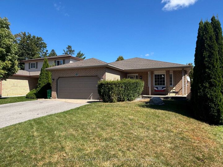 Property Photo: 640 Pinewood Drive #Upper ON K9K 1L2