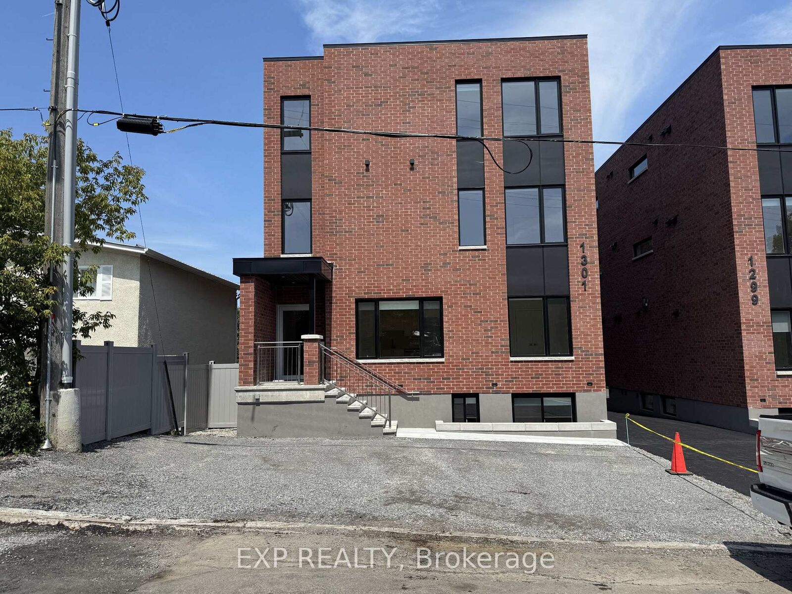 Property Photo:  1301 Dorchester Avenue 4  ON K1Z 8E8 
