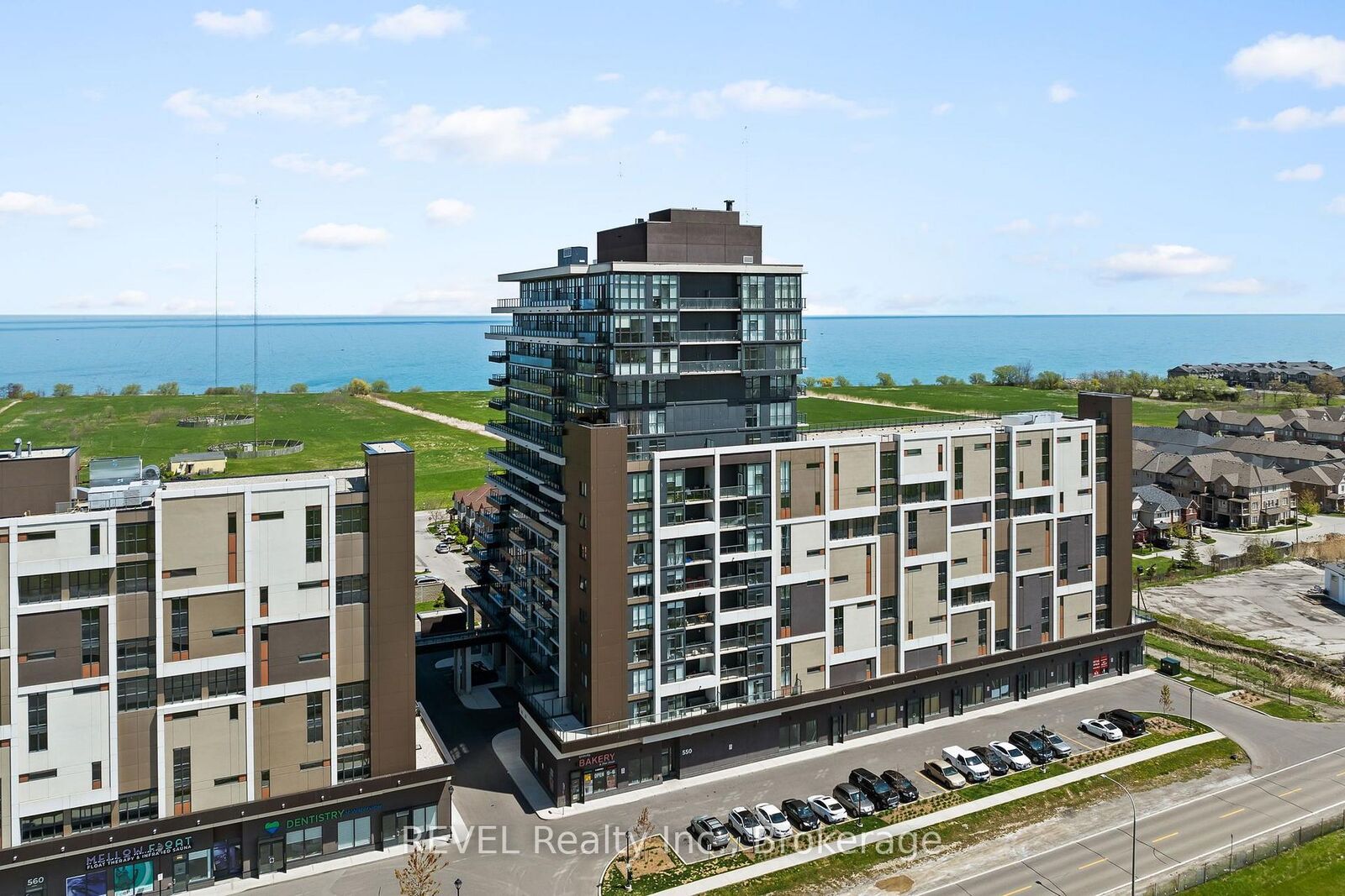 Property Photo:  550 North Service Road 501  ON L3M 0H9 