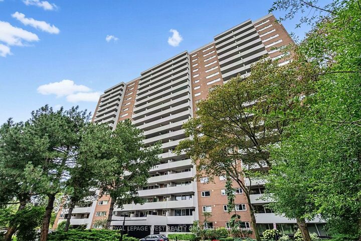 Property Photo:  240 Scarlett Road W 413  ON M6N 4X4 