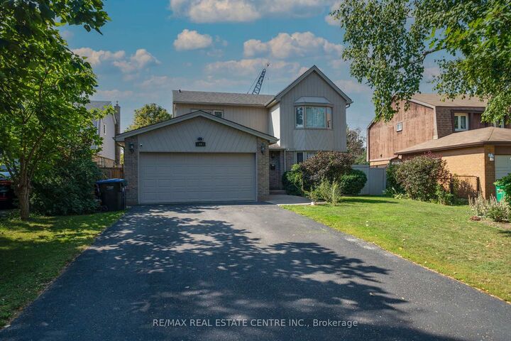 Property Photo:  44 Madelaine Crescent  ON L6S 2Y9 