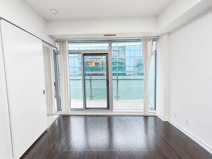 Property Photo:  14 York Street 4309  ON M5J 2Z2 