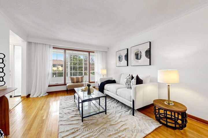 Property Photo:  205 Vauxhall Drive  ON M1P 1R6 
