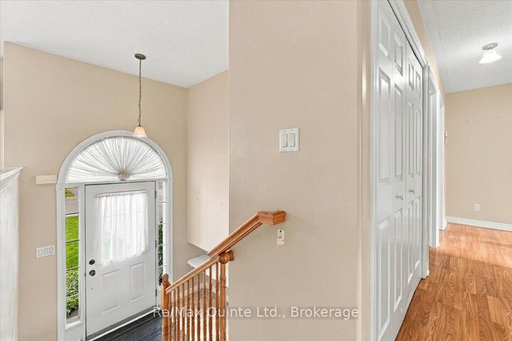 Property Photo:  6 Chisholm Square  ON K8N 5Z4 