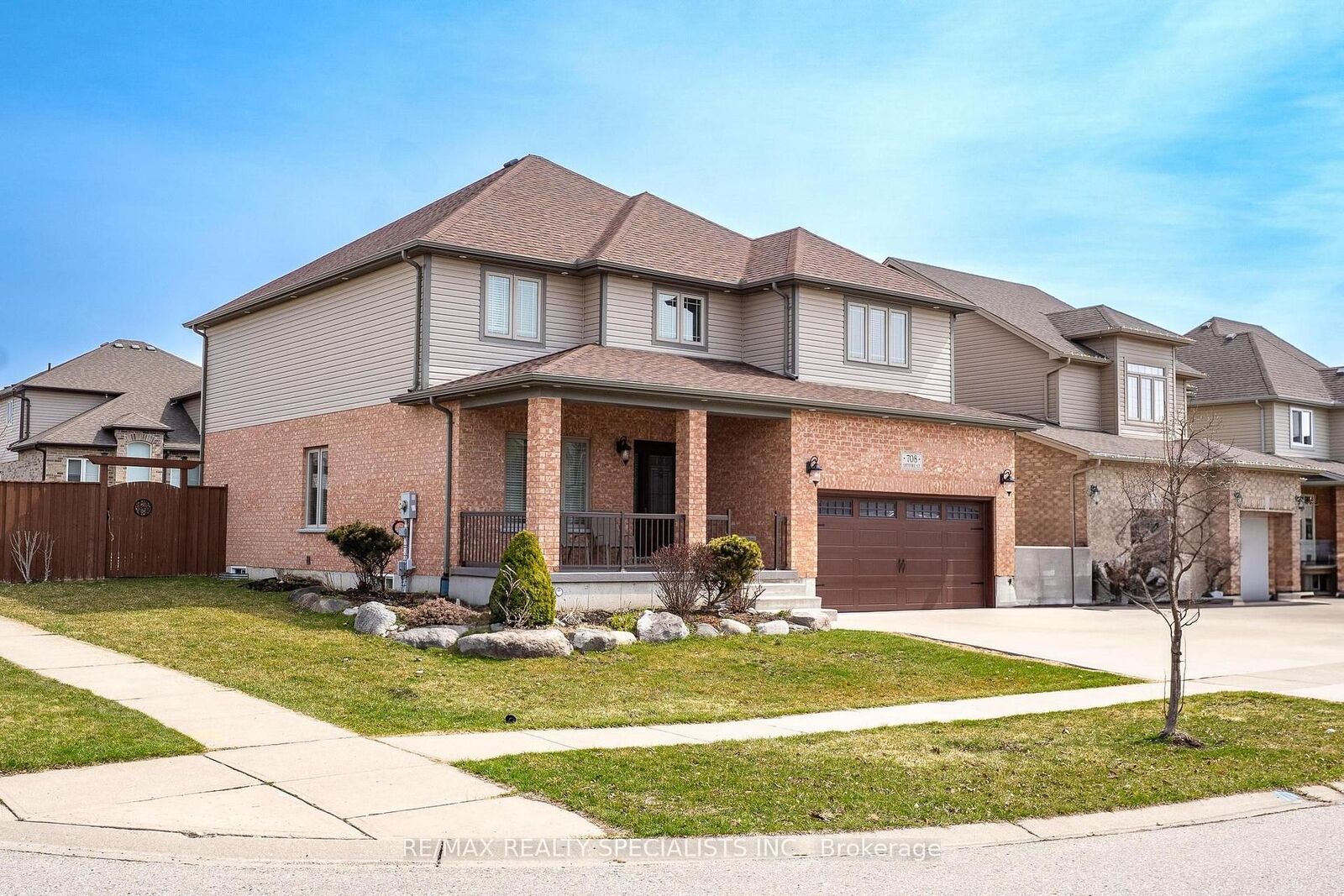 Property Photo:  708 Spitfire Street  ON N4T 0B1 