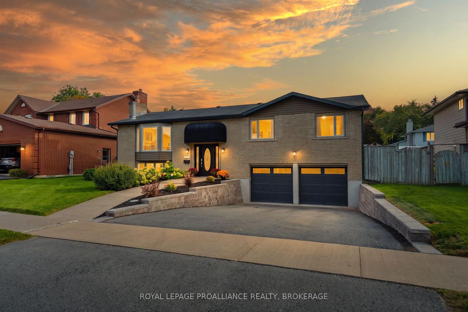 Property Photo:  503 Canterbury Crescent  ON K7M 6X8 