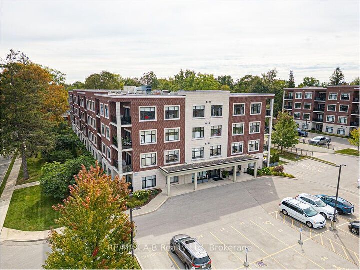Property Photo:  255 John Street N 102  ON N5A 0G7 