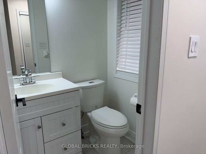 Property Photo: 1049 Kennedy Circle ON L9T 5S5