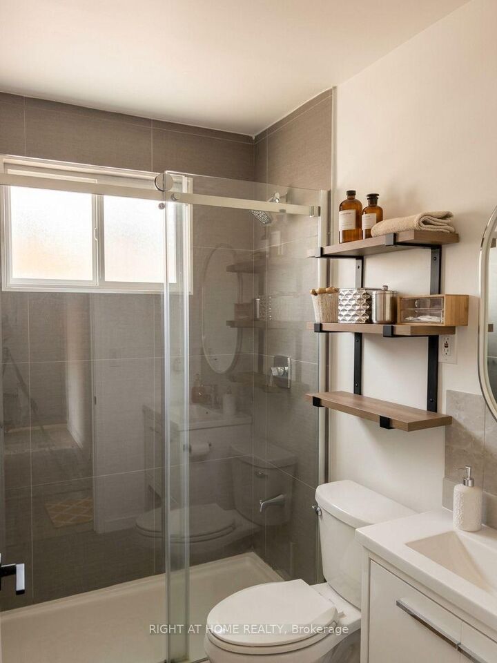 Property Photo:  58 Deanvar Avenue  ON M1R 2N3 