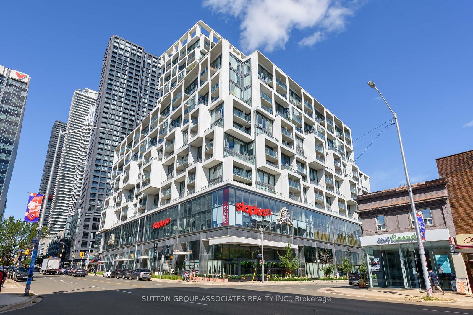 Property Photo: 8 Hillsdale Avenue 832 ON M4S 0B2