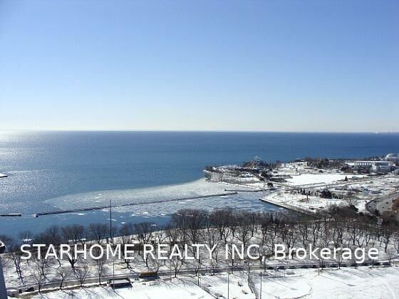 Property Photo:  215 Fort York Boulevard 3307  ON M5V 4A2 