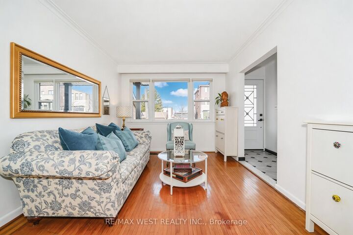 Property Photo:  11 Helen Avenue  ON M6N 2B4 
