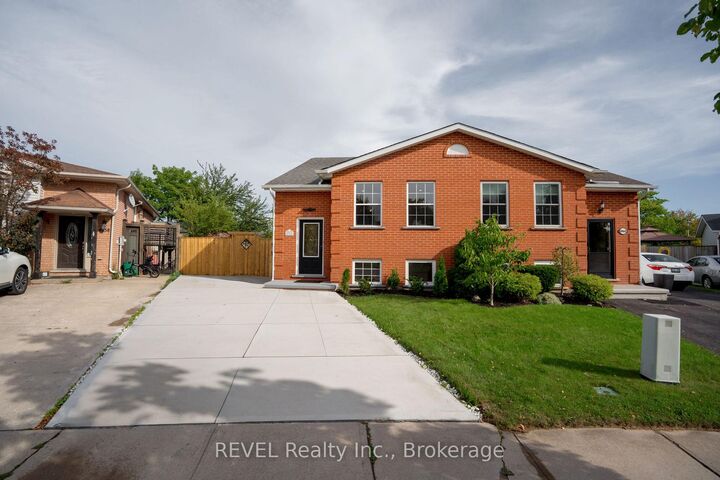 Property Photo:  4966 Windgate Drive  ON L2H 2Z7 