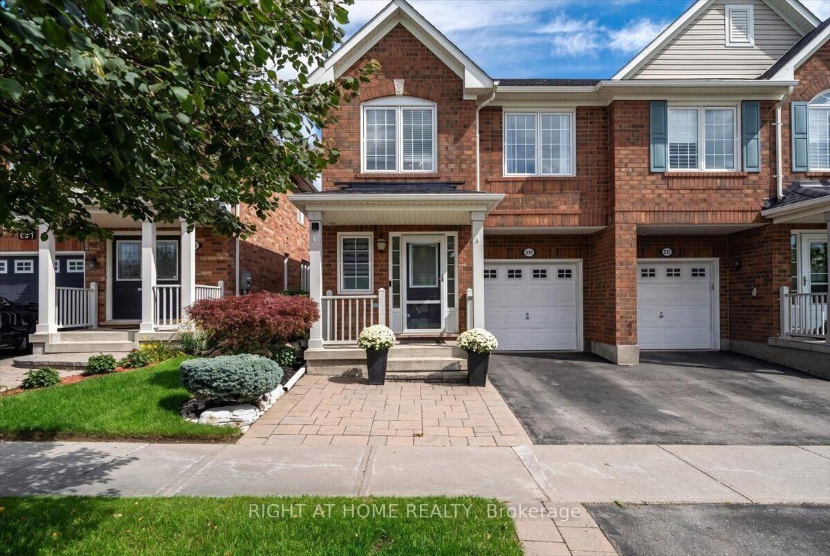 Property Photo:  235 Weldon Road  ON L4A 0A4 