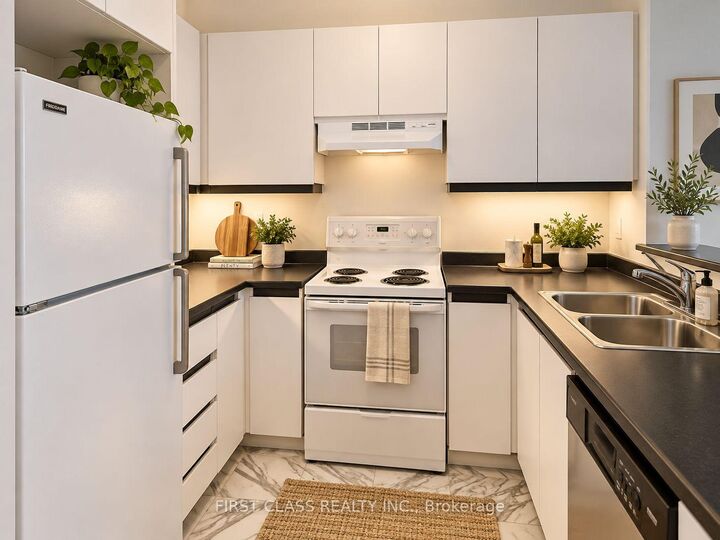 Property Photo: 7 King Street E 916 ON M5C 1B2