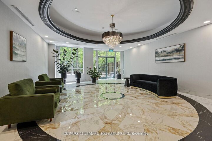 Property Photo:  61 Town Centre Court 210  ON M1P 5C5 